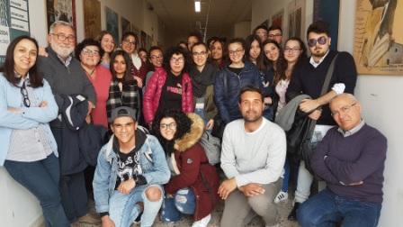 Siracusa, Inda: dal 6 maggio a Palazzolo oltre 2.500 studenti per il Festival dei giovani.  Il manifesto della nuova edizione ideato da una studentessa del liceo “Gagini”