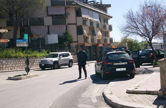Noto, portano via il guardrail sulla strada provinciale in contrada San Paolo: 3 arresti