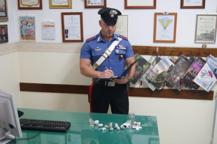 Palazzolo: stupefacenti occultati nello scooter e in casa. Ai domiciliari un 32enne