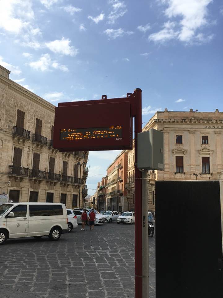 Siracusa. Fermata bus-navetta in piazza Archimede “cancellata”: la circoscrizione Ortigia chiede le dimissioni dell’assessore Piccione