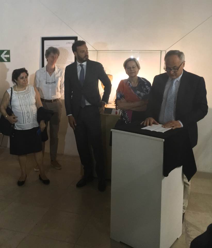 “La Porta dei Sacerdoti” apre scenari internazionali per Siracusa, la direttrice generale dei Musei Reali di Bruxelles visita la mostra egizia