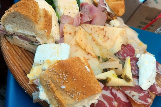 Vanity Fair sceglie Siracusa per il cibo e racconta di un’eccellenza in Ortigia: «è così straordinario che vi faremmo torto a non citarlo»