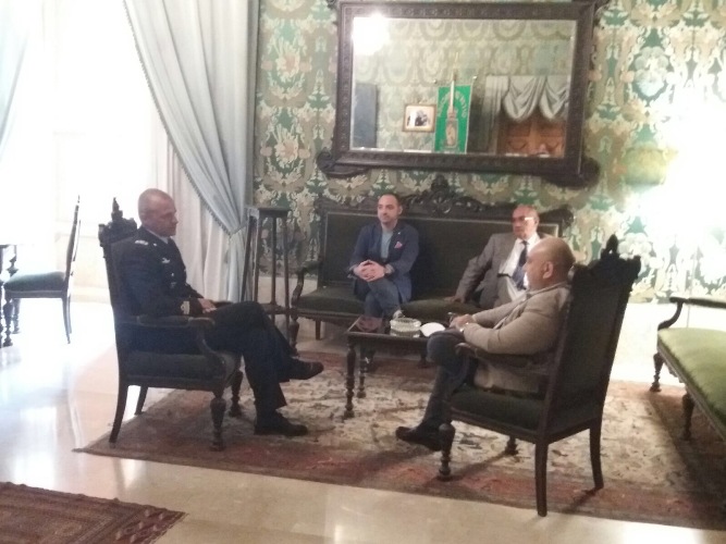 Siracusa. Il comandante del Distaccamento aeronautico in visita al Vermexio