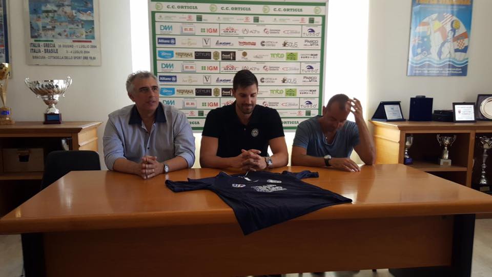 Teamnetwork Albatro Siracusa, il terzino destro Nikola Kedzo si presenta: “Ai tifosi chiedo di esserci vicini da subito”