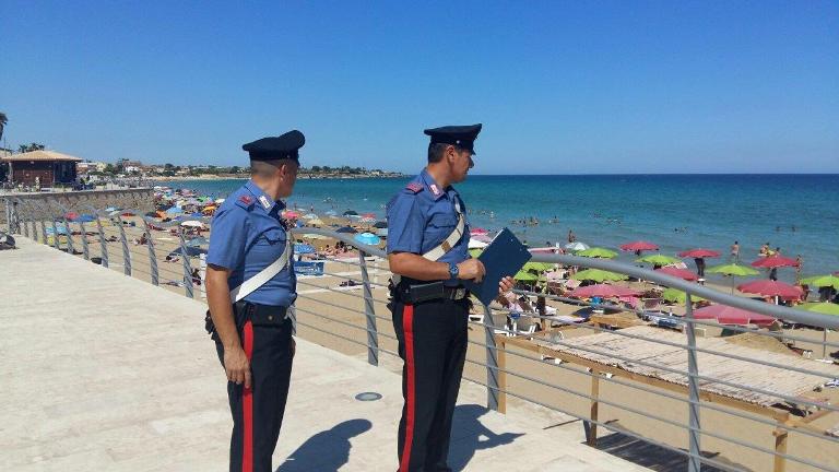 Avola. Lidi e strutture ricettive nel mirino dei Carabinieri della territoriale, del NIL e dei Nas. Elevate sanzioni e denunciato un imprenditore