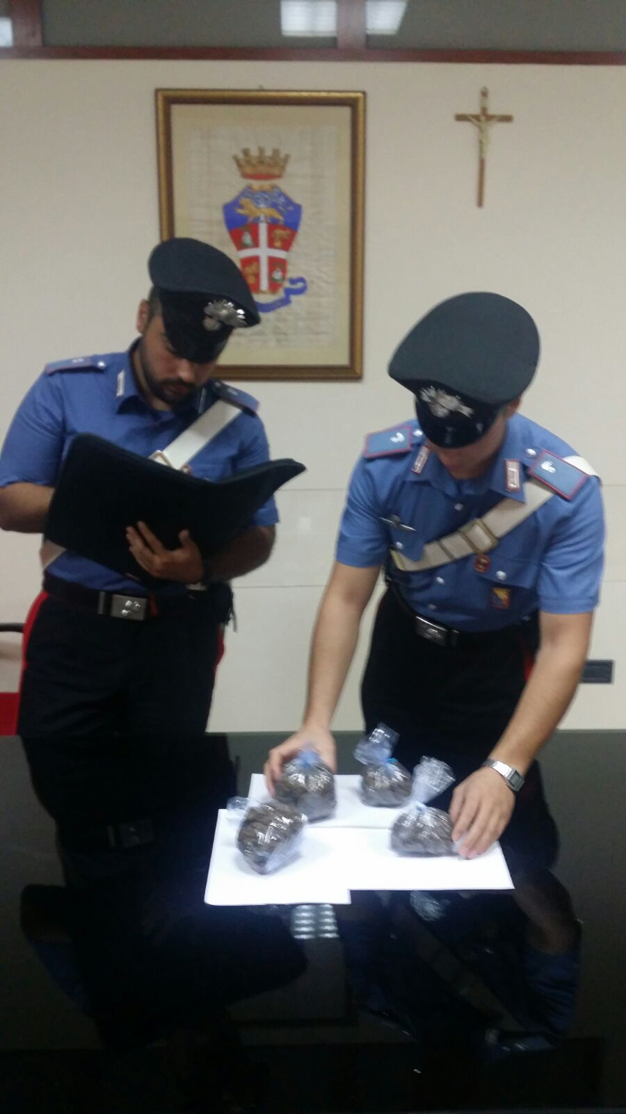 Siracusa, stupefacenti in casa: ai domiciliari un 34enne