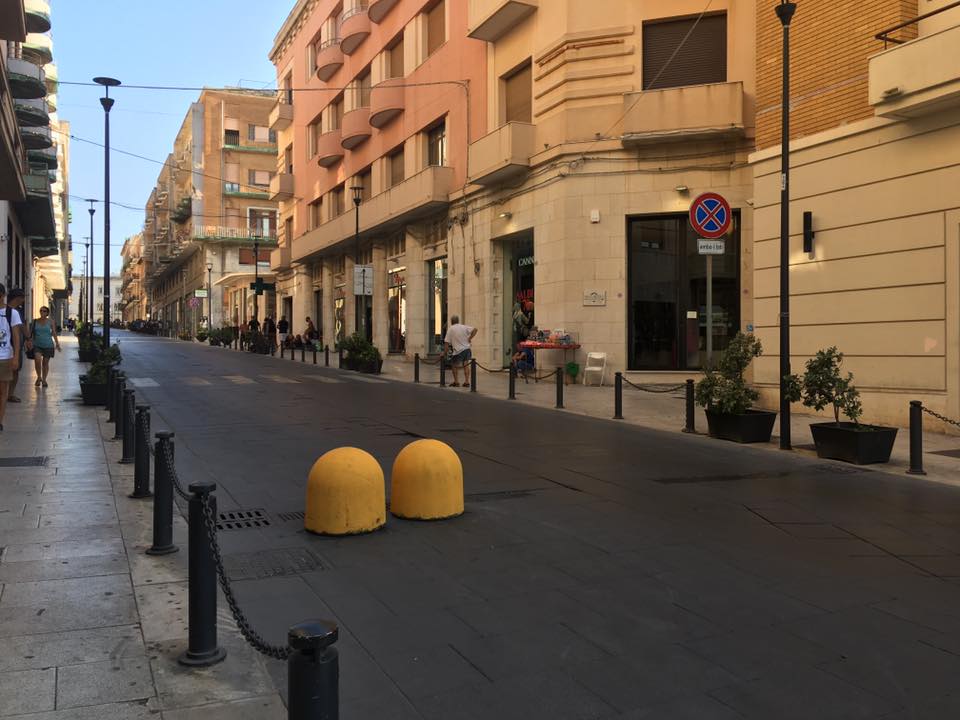 Siracusa. Dissuasori collocati nelle zone pedonali in Ortigia: avvistati i “panettoni” in corso Matteotti e alla Marina