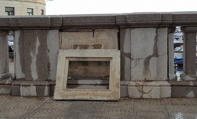 Siracusa. Distacco di una “cornice” al Ponte Umbertino. Il consigliere Grienti: “7 mesi fa richiesto un sopralluogo, oggi il triste epilogo”