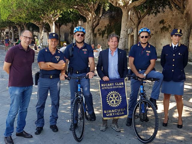 Siracusa. Controllo capillare del territorio, da oggi in servizio i poliziotti di quartiere in bicicletta