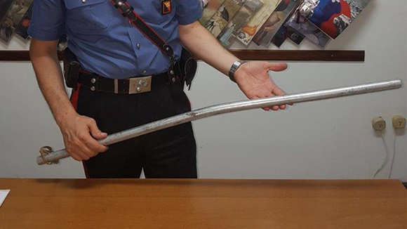 Canicattini, aggredisce il cognato con un tubo metallico: arrestato un 48enne