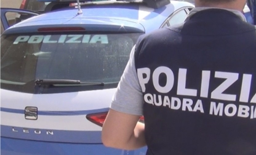 Avola, uomo accoltellato in piazza Regina Margherita: la polizia indaga