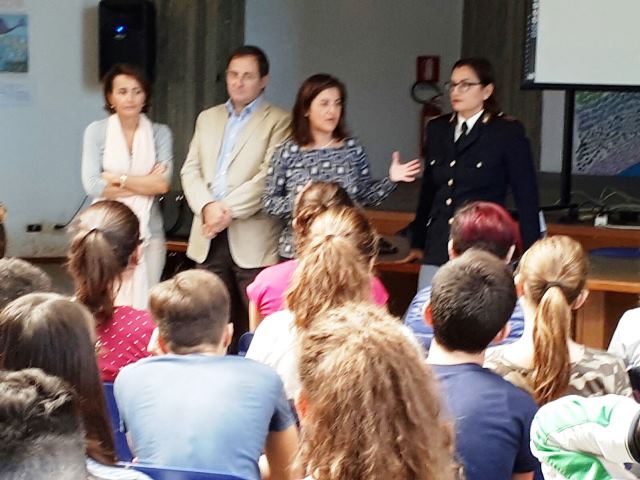 Siracusa. La Polizia incontra gli alunni degli Istituti “Archimede” e “Paolo Orsi”