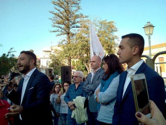 Francofonte, Movimento 5 Stelle: #SceglieteIlFuturo, Luigi Di Maio e Giancarlo Cancelleri in piazza Dante per parlare alla gente