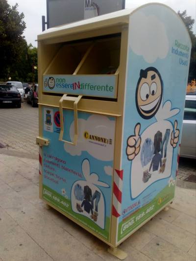 Ad Augusta installati nuovi contenitori per la raccolta degli indumenti ed accessori di abbigliamento usati