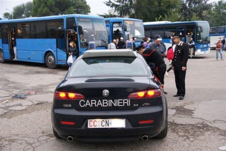 Presa di mira sull’autobus perchè ritenuta grassa. La vittima denuncia i bulli
