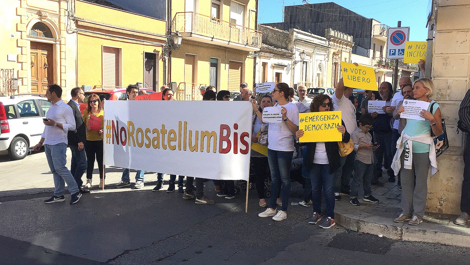 Canicattini. Il Meetup 5 Stelle protesta contro il Rosatellum