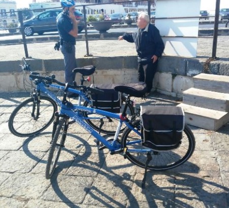 Siracusa, minaccia di gettarsi dal ponte “Santa Lucia”: anziano salvato dalla Polizia