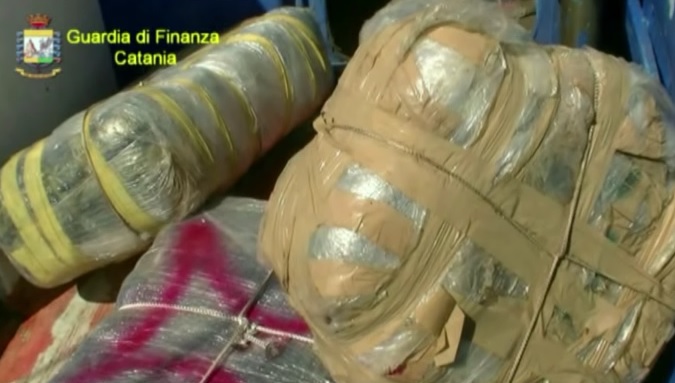 Operazione “Rosa dei venti”. Scoperto traffico di marijuana milionario: dall’Albania nelle piazze di spaccio di Siracusa, Catania e Ragusa