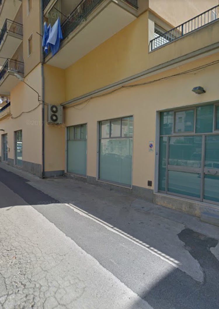 Siracusa. Nuovo atto intimidatorio ai danni di una palestra. Liquido infiammabile contro la vetrata d’ingresso
