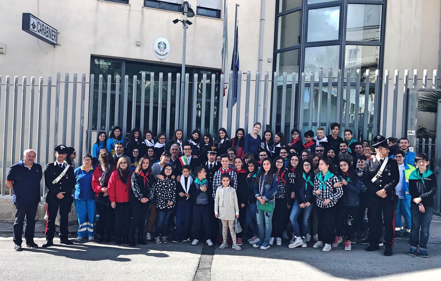 Ferla, “Caserme Aperte”: oggi gli studenti delle elementari e medie in visita alla Stazione Carabinieri