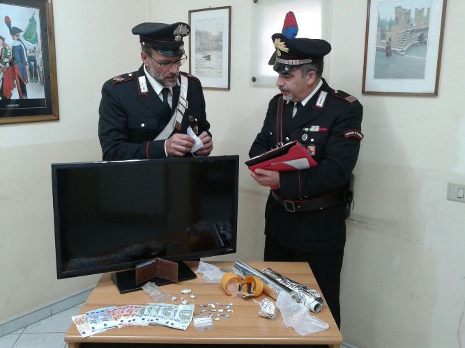 Priolo: trovati in possesso di stupefacenti e contanti. In due ai domiciliari
