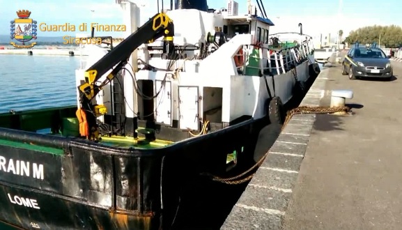 Siracusa, Traffico di gasolio tra la Libia e l’Italia: intercettata nave con 100.000 chili di combustibile