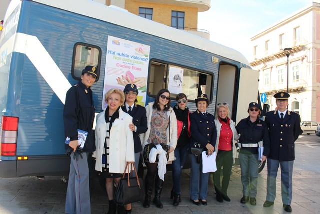 Siracusa. “Questo non è amore”, oggi il camper della polizia al Tempio di Apollo