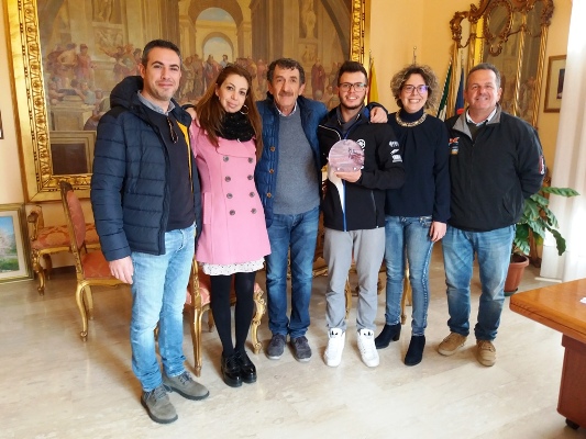 Canicattini. L’Amministrazione premia il pilota di motocross Ivan La Rocca