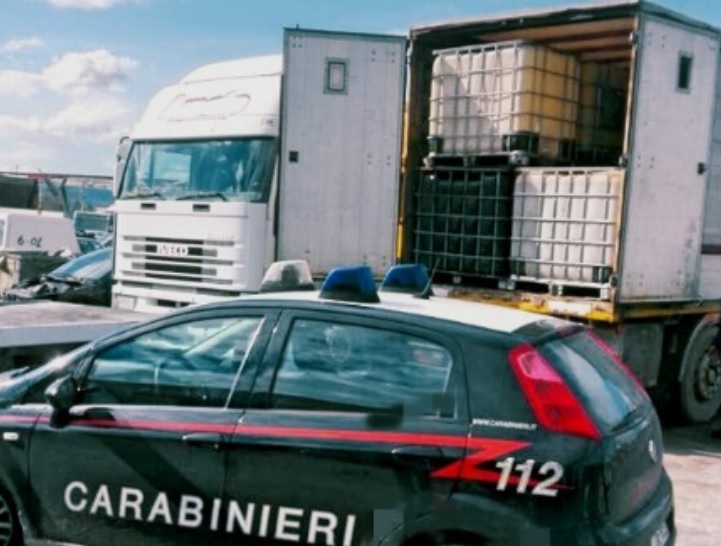 Villasmundo, sorpreso dai Carabinieri mentre rubava carburante dall’oleodotto che “serve” Sigonella: arrestato