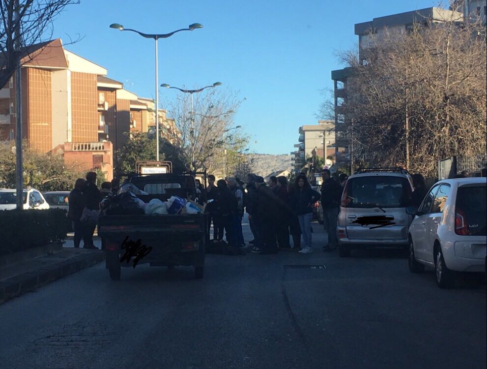 Floridia, pedone investito da un giovane in motorino