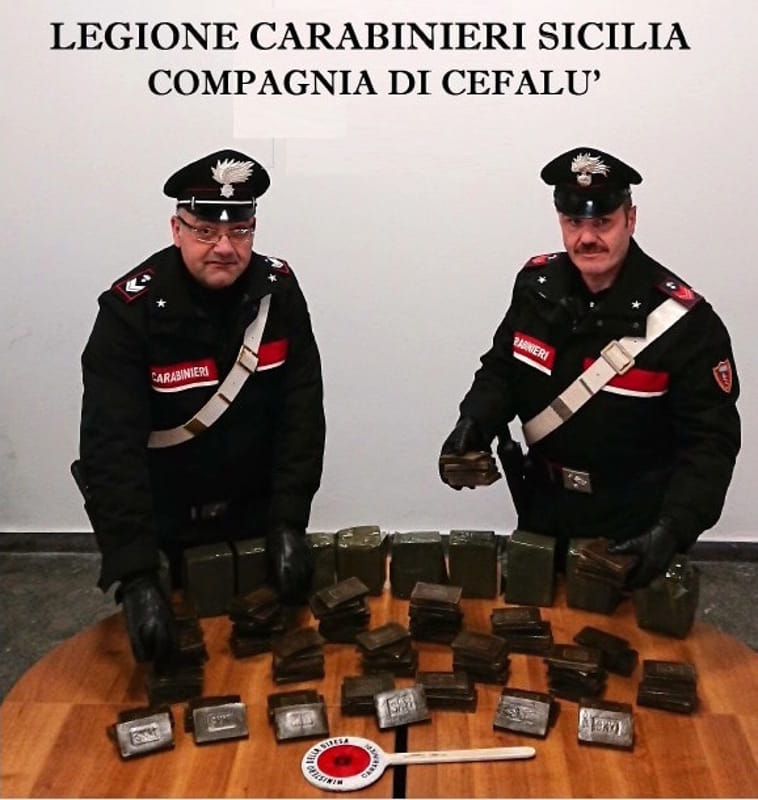 Da Palermo a Siracusa con 10 chili di hashish: arrestati due giovani aretusei