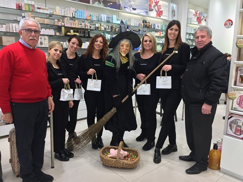 Siracusa. I soci Cenaco Acradina Grottasanta consegnano i doni alla Befana dell’Associazione Italiana Leucemia