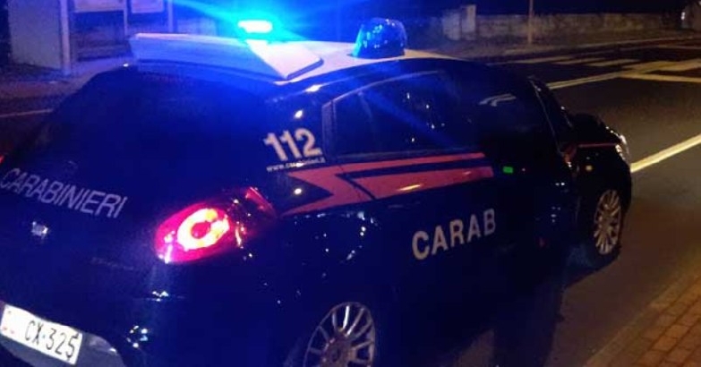 Spari da auto in corsa contro centro ricreativo africano a Vittoria