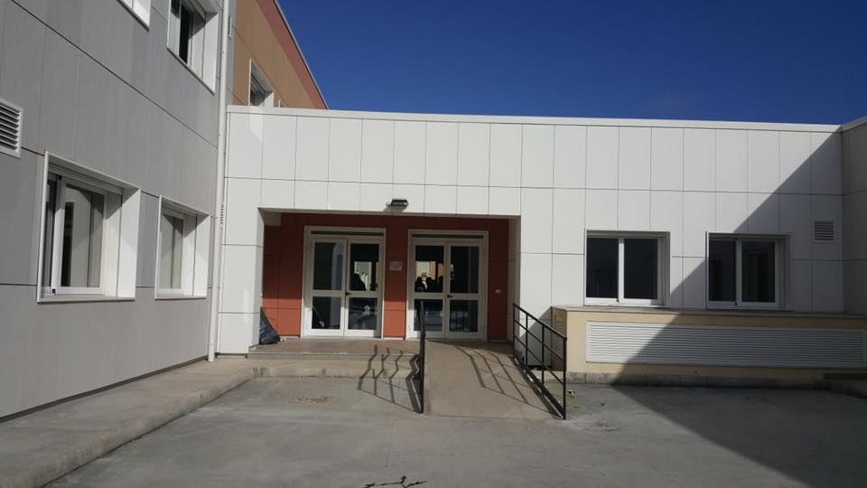 Siracusa, scuola di via Calatabiano sporca. Genitori indignati