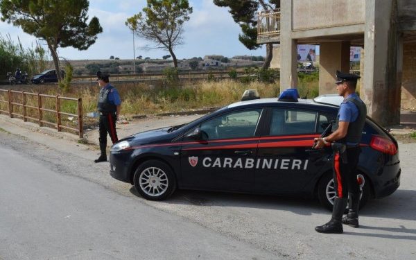Lentini. Una ruota abbandonata sulla carreggiata danneggia tre auto in transito