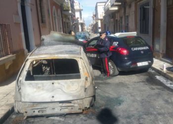 Pachino. Tre auto incendiate nella notte, indagano i Carabinieri