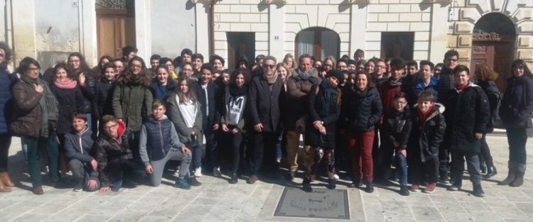 Canicattini Bagni. “M’illumino di meno”: alla scoperta del patrimonio Liberty con gli studenti del I° Istituto Comprensivo Verga