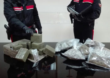 Siracusa, trovato con 9 kg di hashish e 2 kg di marijuana in casa: arrestato dai Carabinieri