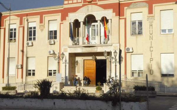 Barcellona, False certificazioni edilizie, arrestati otto tra ex funzionari e amministratori