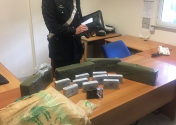 Siracusa. Marchesa di Cassibile, rinvenuto in spiaggia un sacco contenente 25 chili di stupefacente