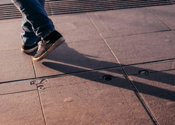 Augusta, cercano di eludere il controllo di Polizia: raggiunti, vengono denunciati per porto abusivo di armi