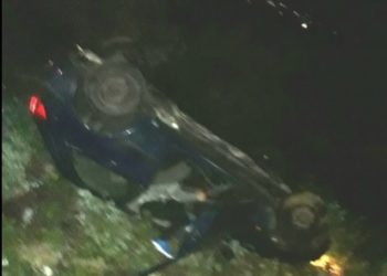 Siracusa, incidente in viale Epipoli: auto finisce fuori strada e si cappotta