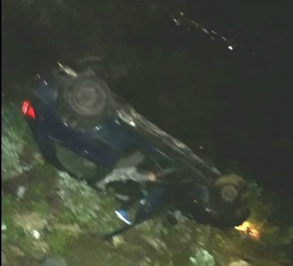 Siracusa, incidente in viale Epipoli: auto finisce fuori strada e si cappotta
