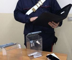 Melilli. Tenta di rubare degli smartphone all’interno di un centro commerciale: ai domiciliari un 23enne