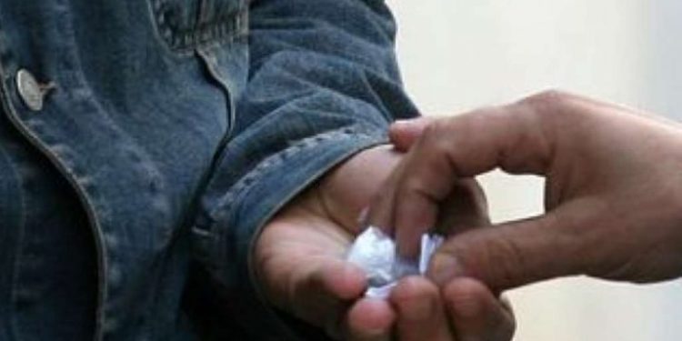 Lentini, 10 mesi e 22 giorni per detenzione e spaccio di stupefacenti: arrestato un giovane