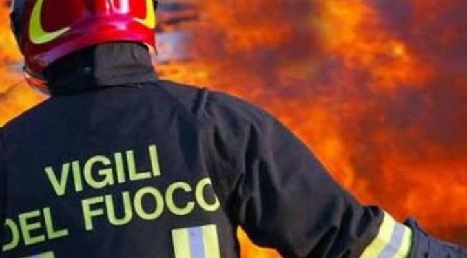 Floridia. Incendio in via Catania, a fuoco un’abitazione