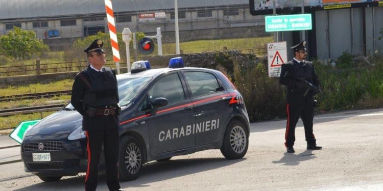 Pachino, fuggono all’alt dei Carabinieri: arrestati dopo un inseguimento sulla Sp 17
