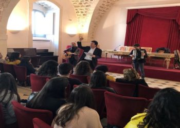 Noto. Volalibro, musica e parole al centro della prima giornata