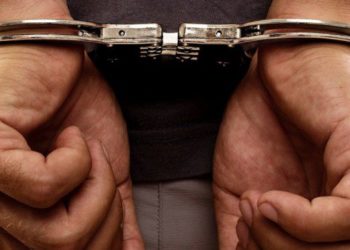 Floridia, Picchia la sorella e minaccia la madre, arrestato un 23enne