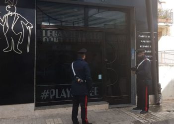 Floridia: in fiamme un bar di via Ugo Foscolo, probabile la natura dolosa